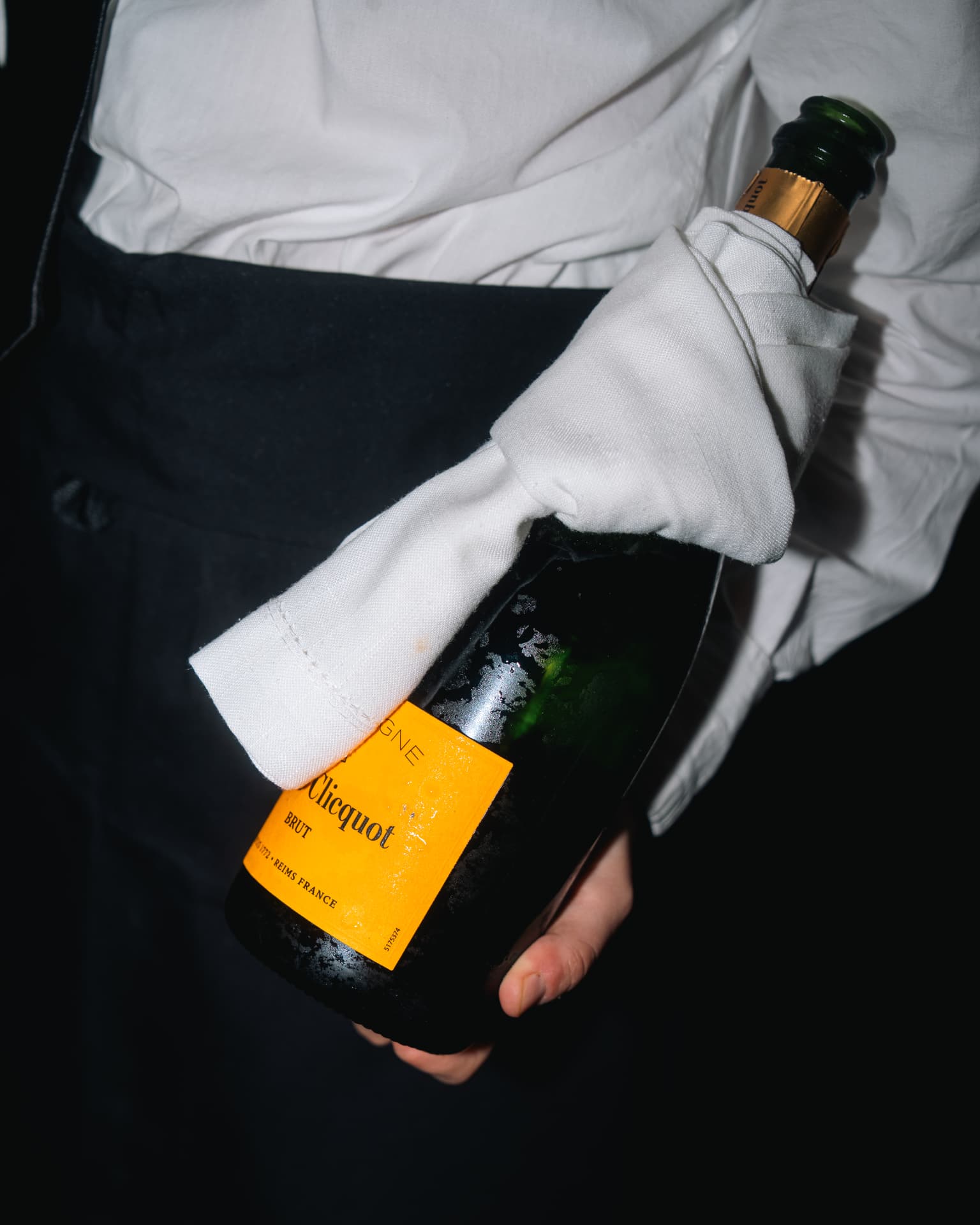 Veuve Clicquot champagne service at a Waran's Fine Art event
